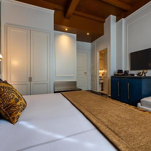 Camera con letto king size